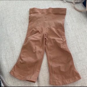 Skims sculpting short above the knee